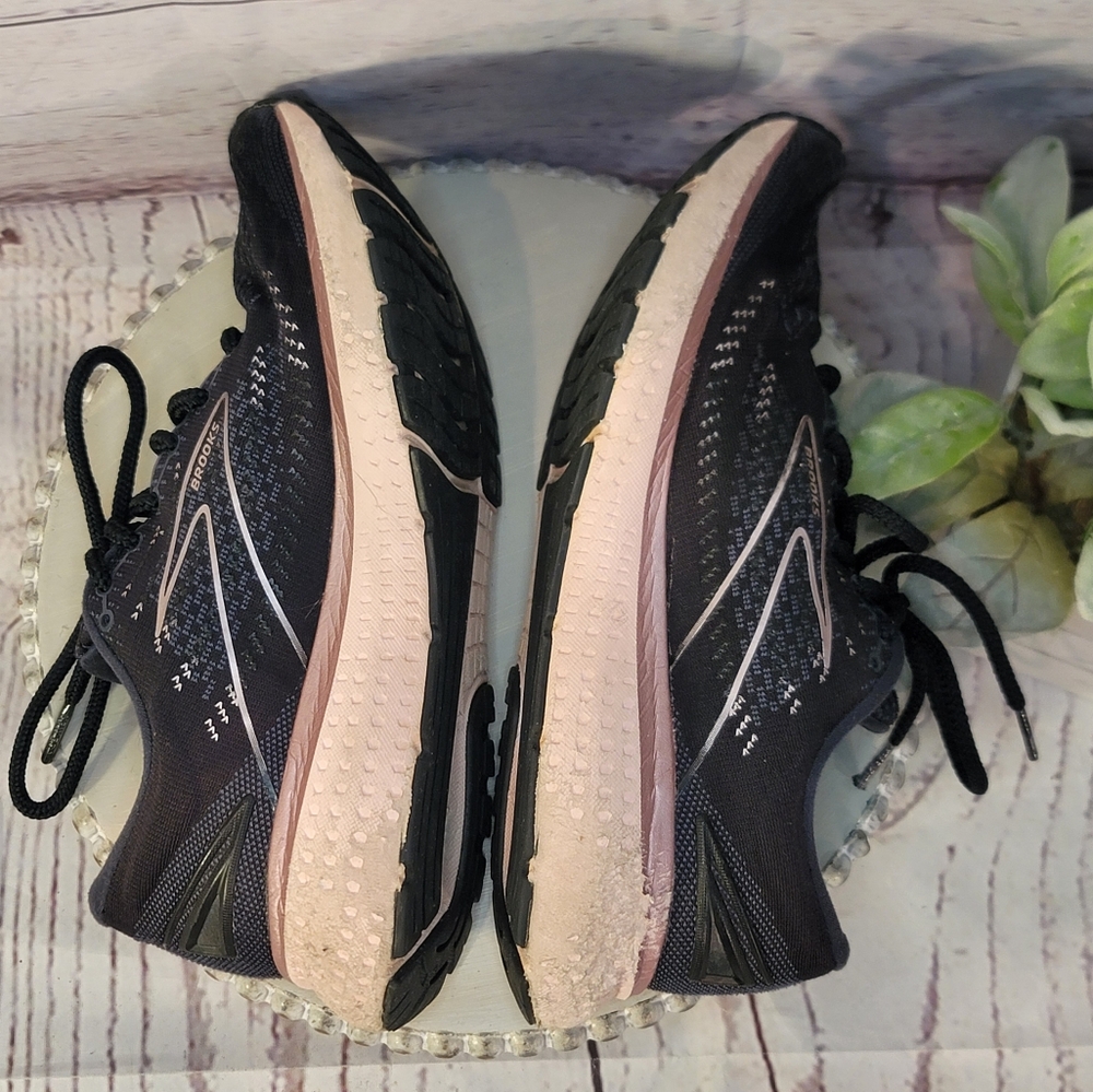 Brooks Glycerin 19 1203431B074
Women's Black and Pink Running Shoes Size 8.5B - Picture 8 of 13